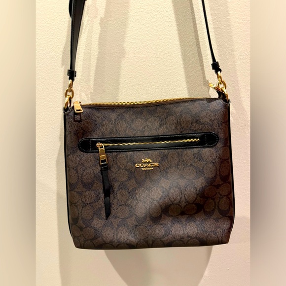 Coach purse - Picture 1 of 7